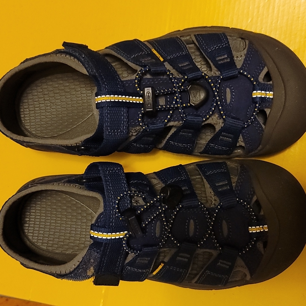 Kids sandals